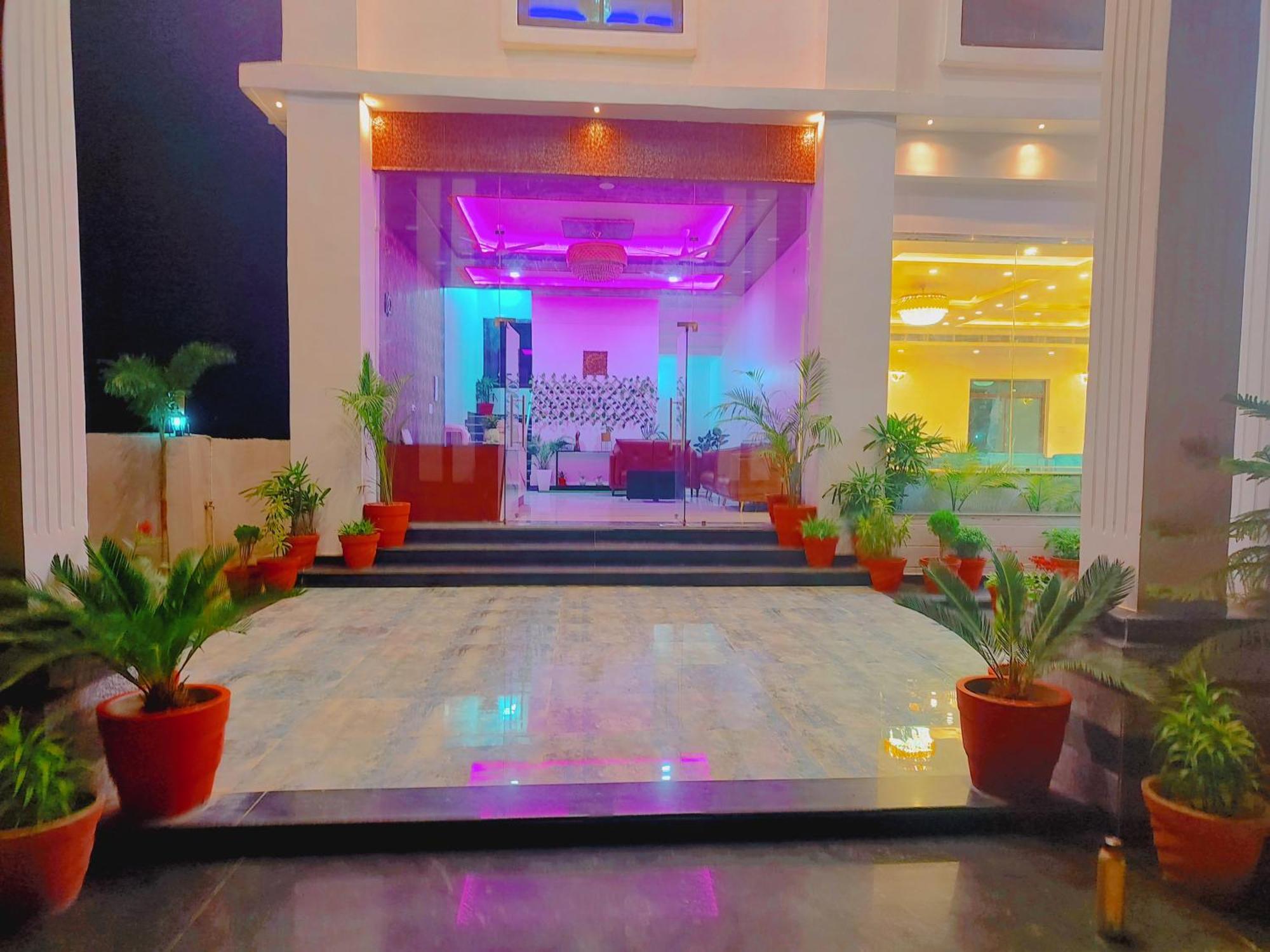Awadh Samrat Resort Ayodhya Екстер'єр фото
