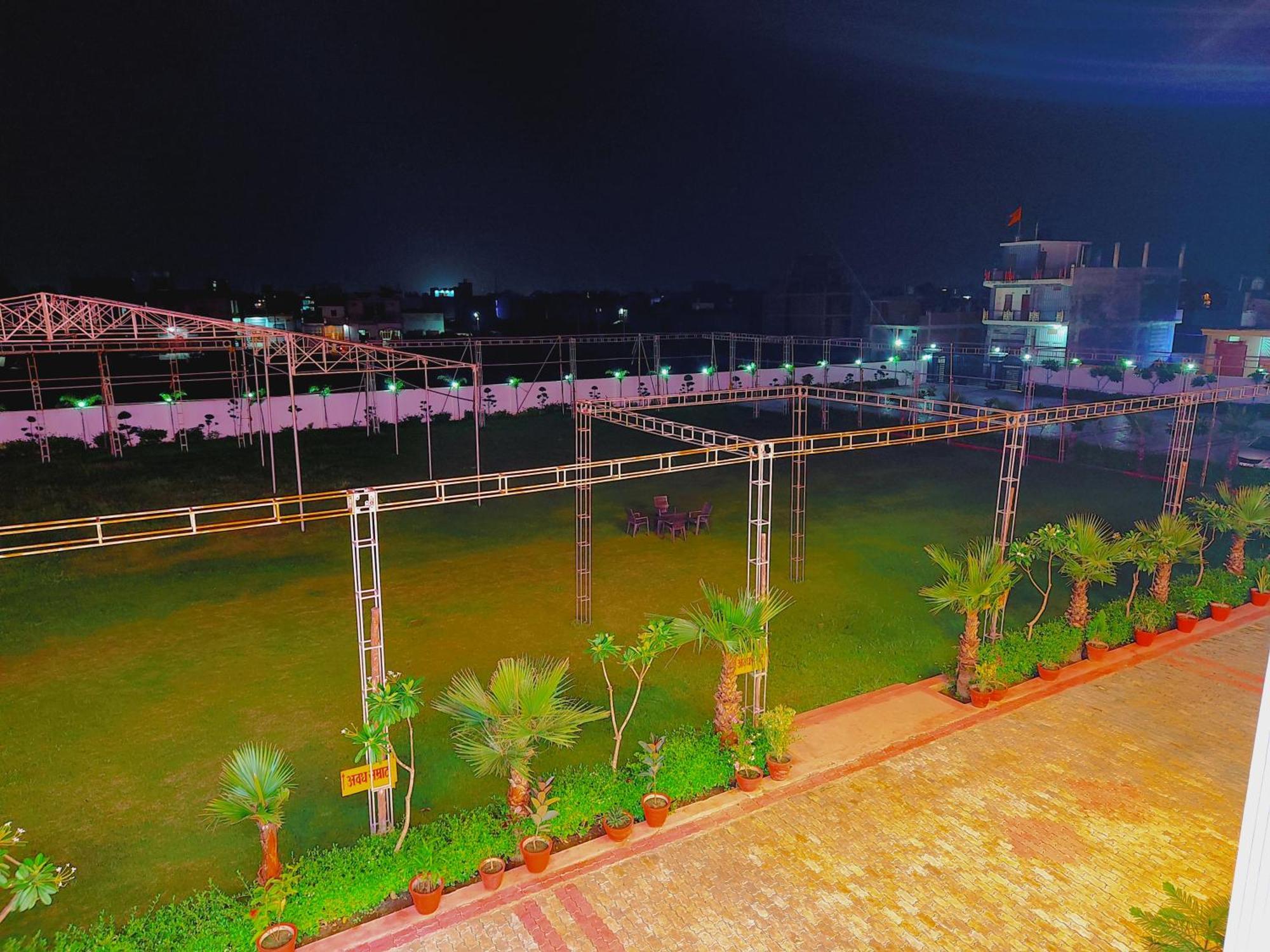 Awadh Samrat Resort Ayodhya Екстер'єр фото