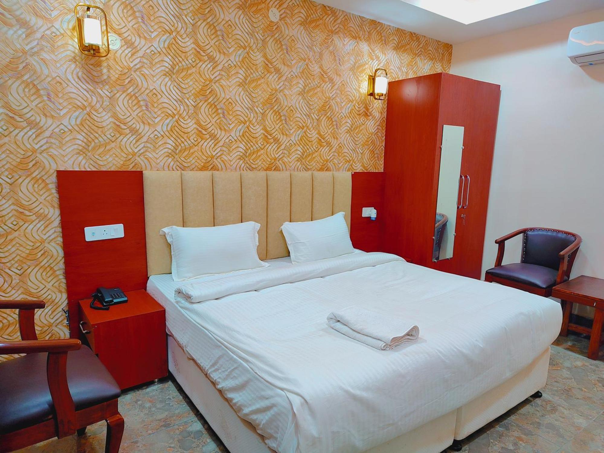 Awadh Samrat Resort Ayodhya Екстер'єр фото
